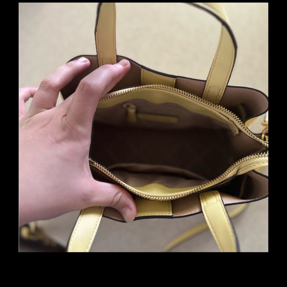 Michael Kors Emilia small satchel crossbody buttercup yellow pebbles bag 🎊 - Picture 3 of 3